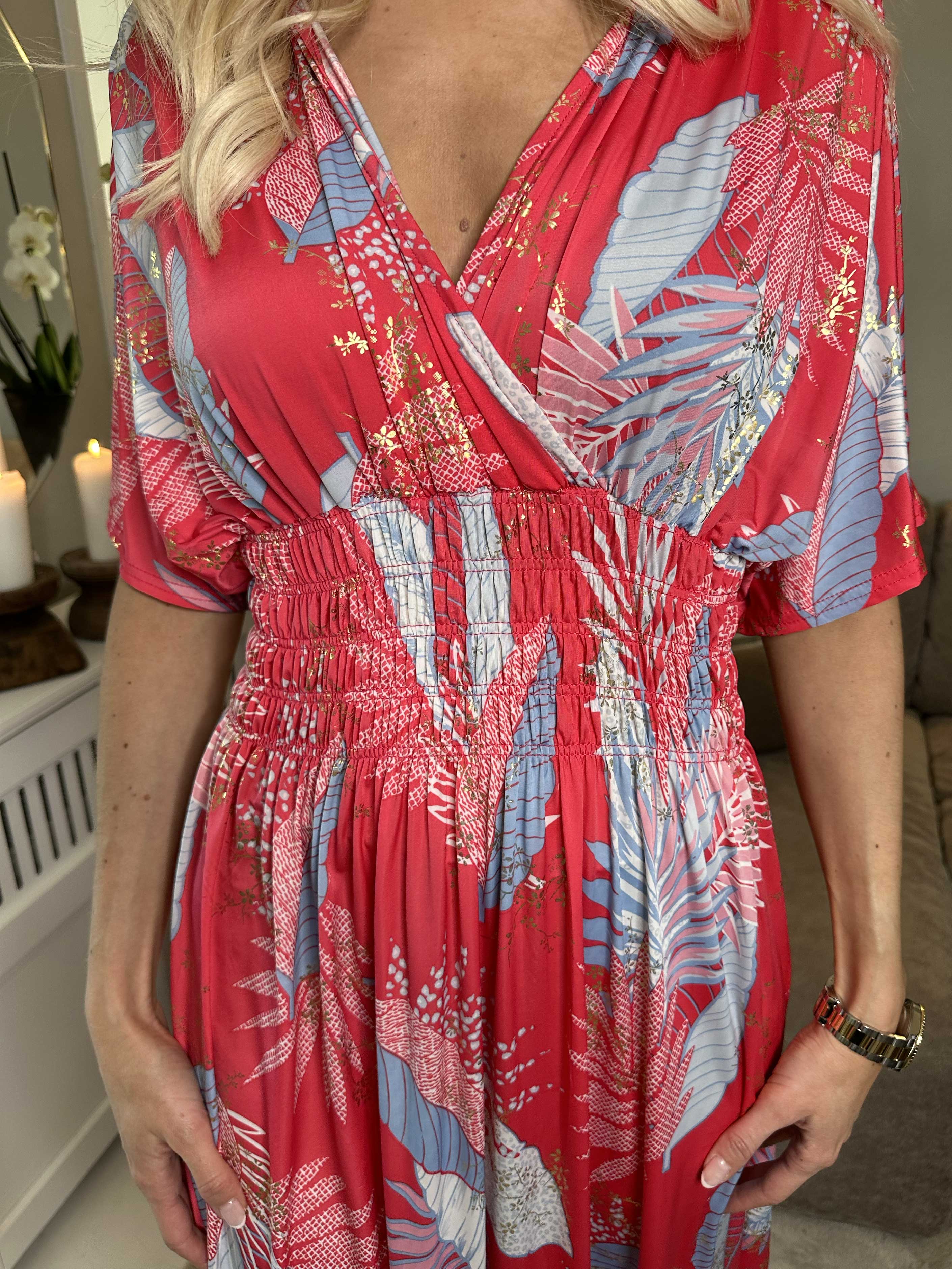 Pams Leafy - Lång klänning med resår i skrynkelfritt tyg - Green